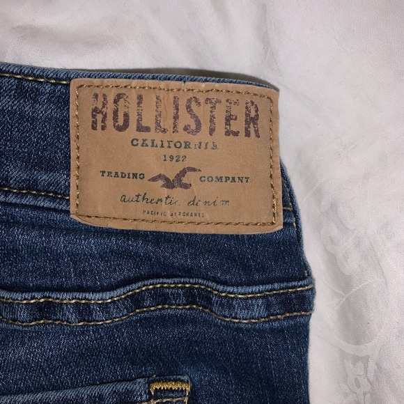 Hollister Super Skinny Jeans !! 🤍 - Picture 5 of 5